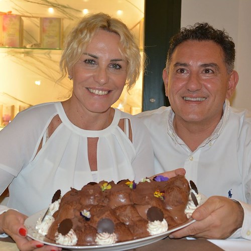 Antonella Clerici festeggia oggi il suo compleanno. Gli auguri dalla Costa d'Amalfi dell'amico pasticciere Sal De Riso 