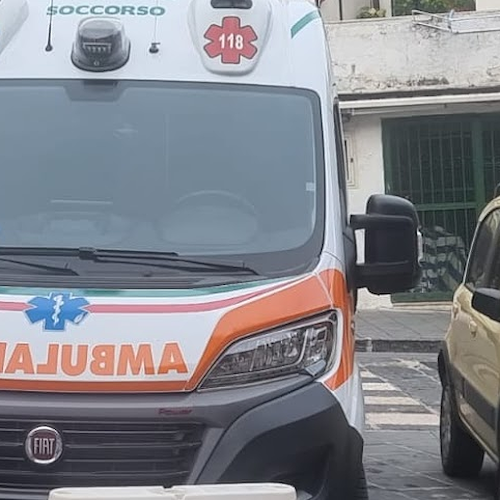 Anziano viene derubato del borsello, poi accusa malore e muore: tragedia a Napoli 