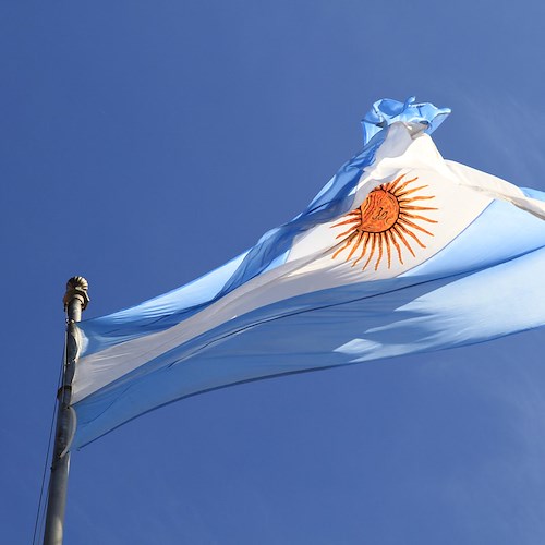 Argentina, inflazione al 104,3%. Capo di gabinetto: "Non siamo riusciti a controllarla"
