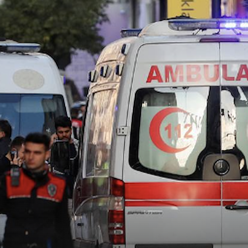 Attentato nel centro di Istanbul: 6 morti e diversi feriti. Erdogan: "E' stato un attentato. Puniremo i responsabili"