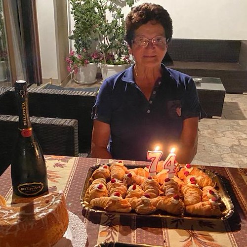 Auguri. Regina Barba festeggia il suo 74° compleanno /foto