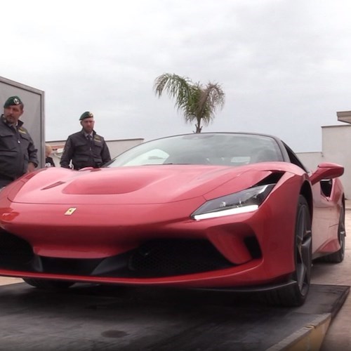 Ferrari I F8 Tributo<br />&copy; Guardia di Finanza