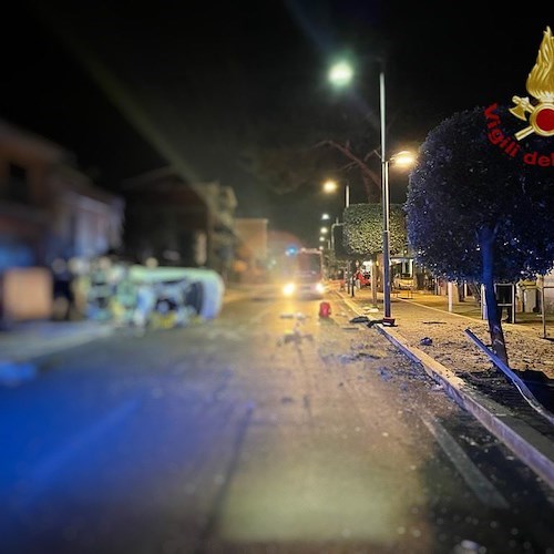Auto si ribalta alle porte di Roma: cinque giovani deceduti, gravemente ferito un sesto 