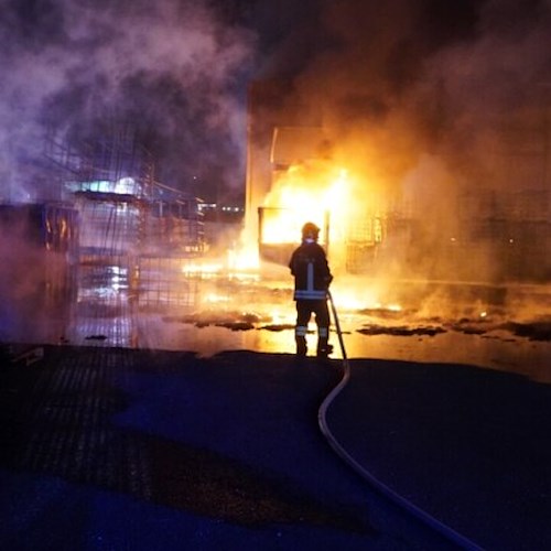 Incendio ad Avellino <br />&copy; Vigili del Fuoco