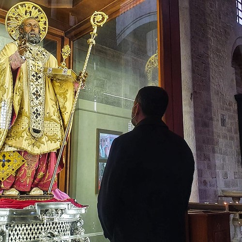 Bari, furto in Basilica: rubati oggetti sacri dalla statua di San Nicola