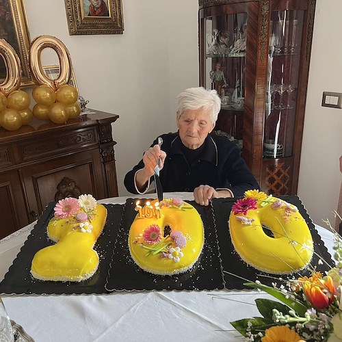 Battipaglia festeggia i 100 anni della signora Eleonora Strafella