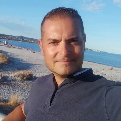 Baveno, carabiniere salva una 26enne che voleva lanciarsi da un ponte. Meloni: «Eroe»