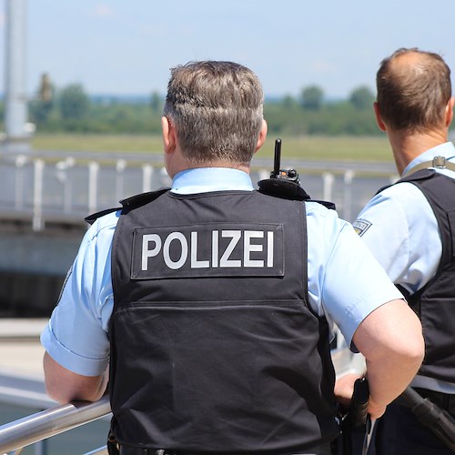 Berlino, bimba di 5 anni trovata morta in un parco: arrestato 19enne