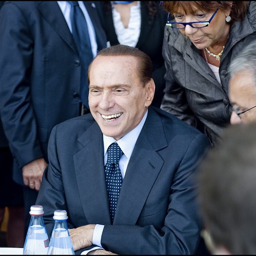 Berlusconi: "Ho riallacciato i rapporti con Putin, sono preoccupato". Gelo nella maggioranza