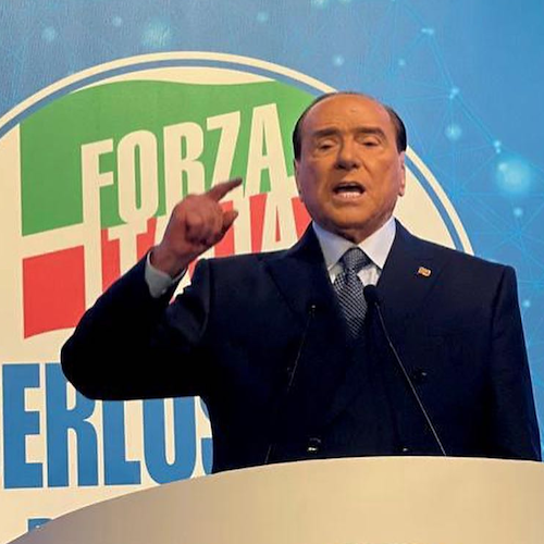 Berlusconi spinge per un Governo senza i 5 Stelle. E sul rischio elezioni: «Nel caso noi siamo pronti»