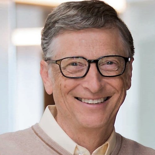 Bill Gates finanzia il vaccino italiano contro il Covid «per fornire una copertura più ampia per le varianti»