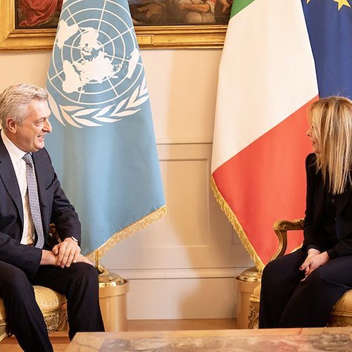 «Bisogna realizzare una gestione europea dei flussi migratori», Meloni vede l’Alto Commissario Onu per i rifugiati