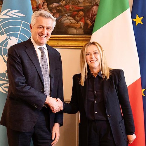 «Bisogna realizzare una gestione europea dei flussi migratori», Meloni vede l’Alto Commissario Onu per i rifugiati