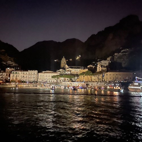 Blackout in Costiera Amalfitana, ad Amalfi una giovane donna investita in piazza Flavio Gioia 