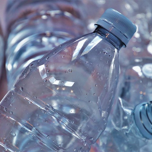 Borse in cambio di bottiglie di plastica, a Sorrento l'iniziativa "Isola ecologica del tesoro"