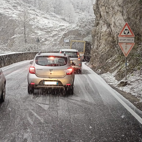 Bufera di neve in zona Tramonti-Chiunzi, procedere con prudenza