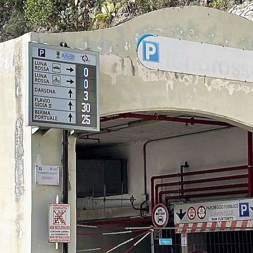 Buone notizie per Amalfi, riapre il primo dei quattro piani del garage Luna Rossa