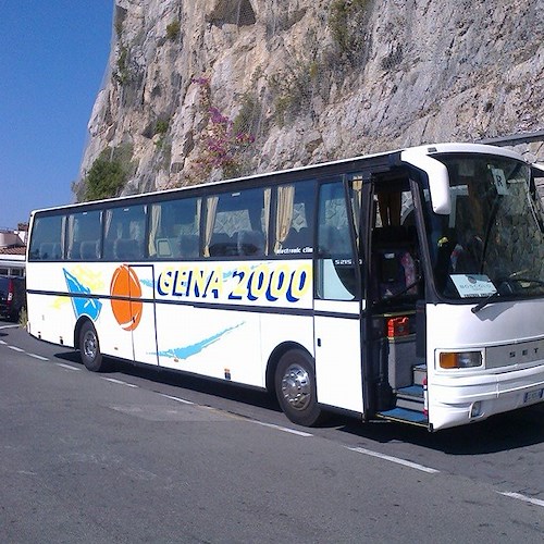 Bus affollati per gli studenti della Costa d'Amalfi, Sita rimedia con corse aggiuntive affidate a società esterne /ORARI