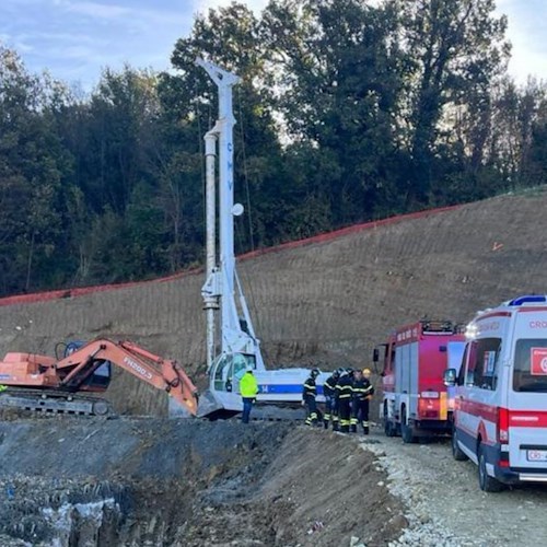 Cade in una buca profonda 20 metri, grave giovane operaio salernitano<br />&copy; Vigili del Fuoco