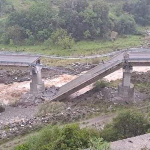 Calabria: crolla viadotto sulla Sila-Mare, era stato chiuso poco prima. Bonelli: «E Salvini pensa al Ponte sullo Stretto»