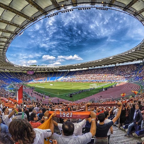Calcio, la Serie A non si ferma. Ma c'è lo spettro porte chiuse