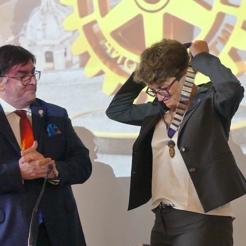 Cambio al vertice del Rotary Club Costiera Amalfitana: da Amalia Pisacane a Ulisse Di Palma, una presidenza all'insegna dell'unità