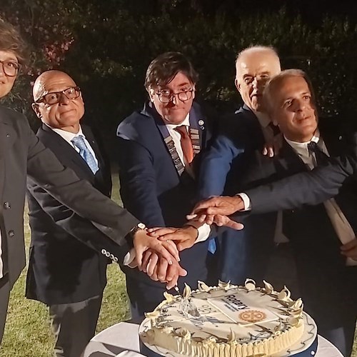 Cambio al vertice del Rotary Club Costiera Amalfitana: da Amalia Pisacane a Ulisse Di Palma, una presidenza all'insegna dell'unità