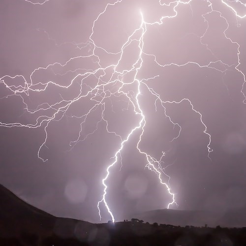 Campania, in arrivo allerta meteo Gialla: previsti temporali intensi e repentini 