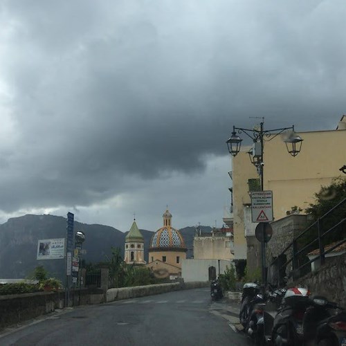 Campania, oggi allerta meteo Gialla: possibili temporali improvvisi, fulmini e grandine 