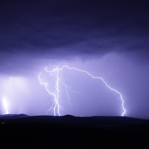 Campania, prorogata l'allerta meteo gialla: piogge e temporali fino al 17 aprile 