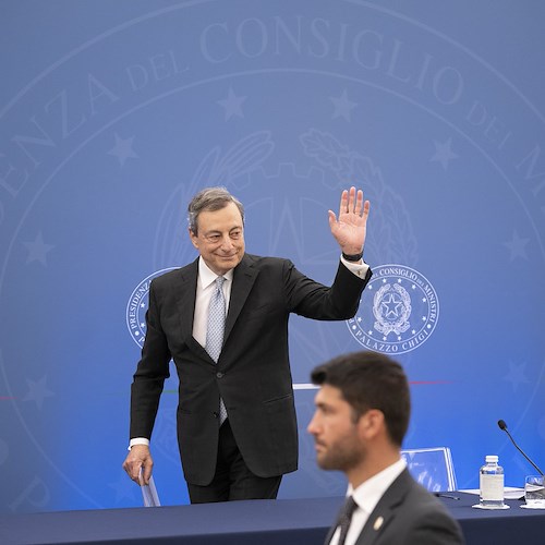 Caos M5S, Draghi conferma: «Non è intenzione dei 5 Stelle uscire dal Governo»