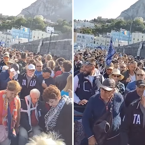 Capri, centinaia di turisti ammassati sulla banchina. Borrelli: «Rissa sfiorata, intervenga la Prefettura»