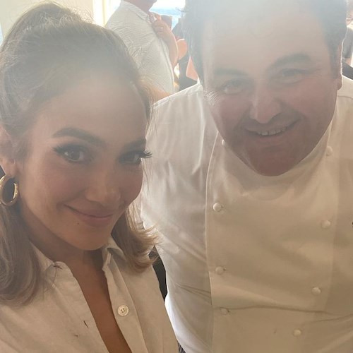 Capri, per Jennifer Lopez pranzo privato preparato da Gennaro Esposito. Lo chef: «Donna esplosiva che sa apprezzare la buona cucina»