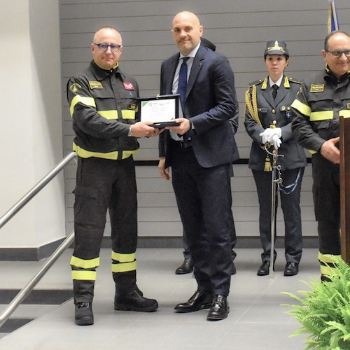 Caserta, rischiò la vita per salvare aspirante suicida: encomio al Vigile del Fuoco Gianfranco Leonetti