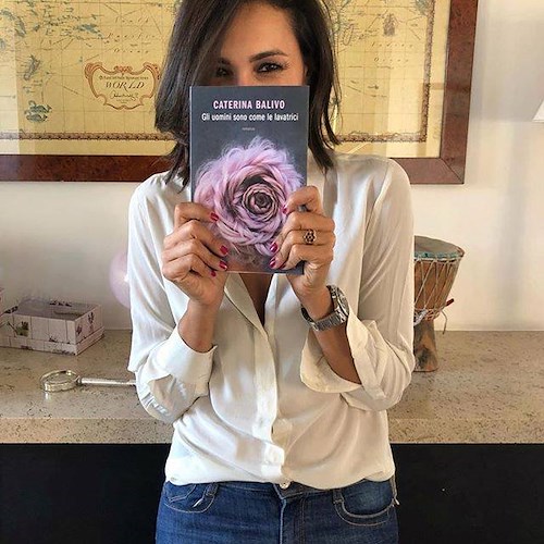 Caterina Balivo presenta il suo primo libro: Gli uomini sono come le lavatrici