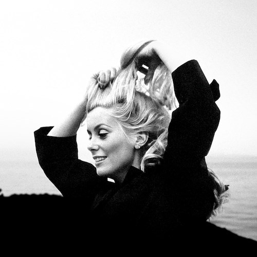 Catherine Deneuve dona la sua immagine del 1968 al manifesto del Festival di Cannes