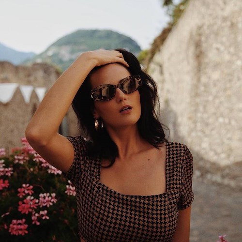 Catherine Poulain si gode in relax le bellezze della Costiera Amalfitana tra Positano e Ravello