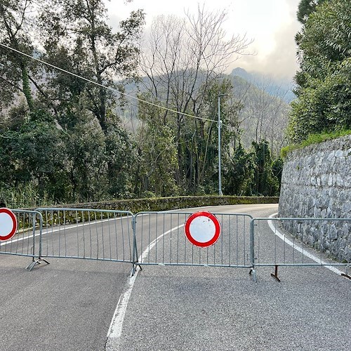 Cava de' Tirreni, frana in via Morcaldi: Abbazia Benedettina della SS. Trinità isolata /VIDEO