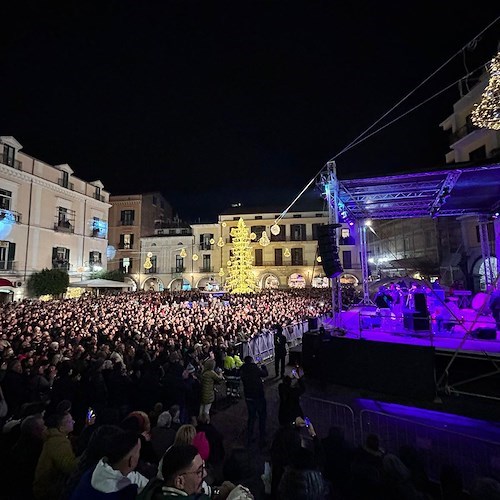 Cava de' Tirreni, numeri da record per la Notte Bianca. Trezza: «Oltre 20mila presenze per Enzo Avitabile» 