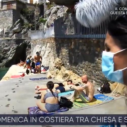 «Ce ne andiamo in Grecia…», turisti fatti allontanare da Marina di Praia in onda su Rai Uno /VIDEO