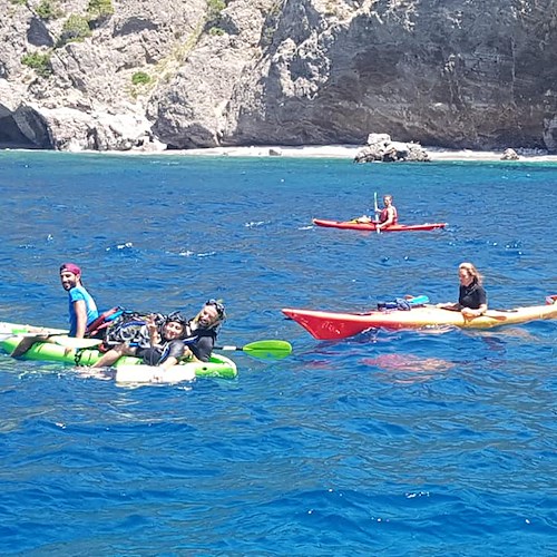 Centotrenta bambini e ragazzi provenienti da tutto il mondo a Sorrento, esplorazione nelle acque dell'Amp Punta Campanella 