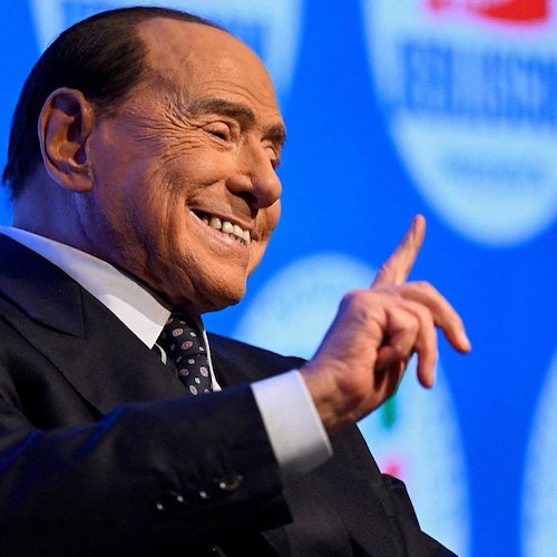 Centrodestra, Berlusconi sogna un partito unico: «Sosteniamo il Governo ma non rinunciamo alla nostra identità» 