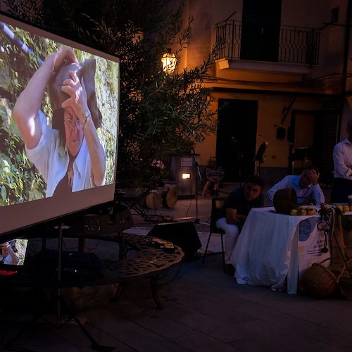 Cetara celebra le portatrici di limoni, presentata la nuova associazione "L'innesto"