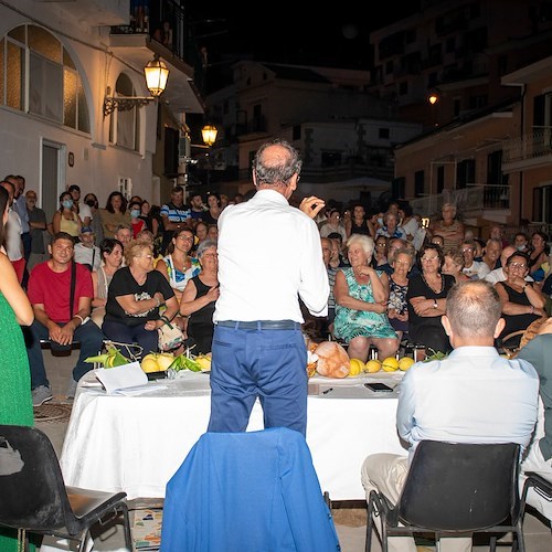 Cetara celebra le portatrici di limoni, presentata la nuova associazione "L'innesto"