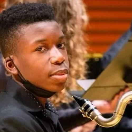 Choc negli Usa, 16enne afroamericano suona alla porta sbagliata: il proprietario gli spara alla testa