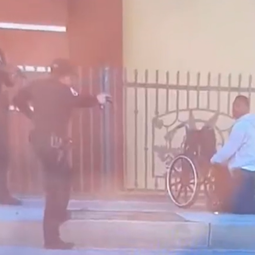 Choc negli Usa, afroamericano in sedia a rotelle ucciso a colpi di pistola dalla polizia 