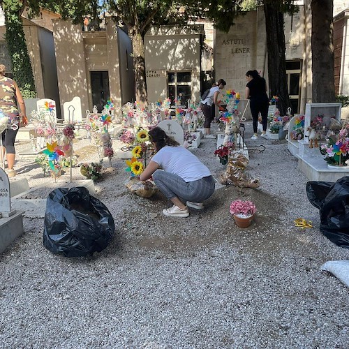 Cimitero di Nocera Inferiore, il gesto nobile di alcune mamme: riqualificata l’area delle tombe dei bambini