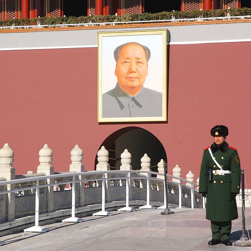 Cina, Xi Jinping confermato presidente e in Costituzione diventa ruolo guida 