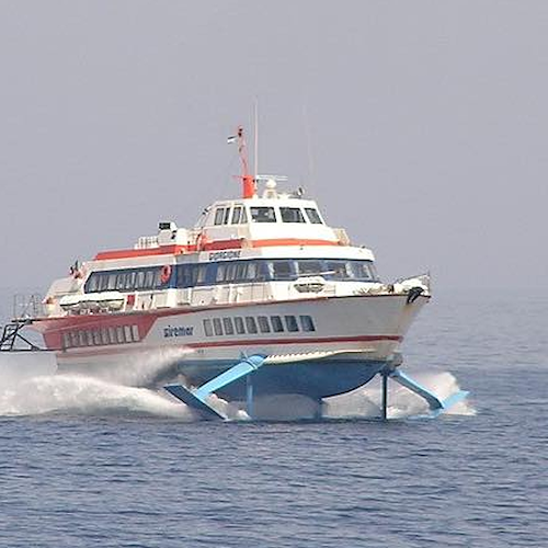 Collegamenti marittimi Golfo di Napoli-Penisola Sorrentina-Costa d'Amalfi: approvato il quadro accosti semestrali 