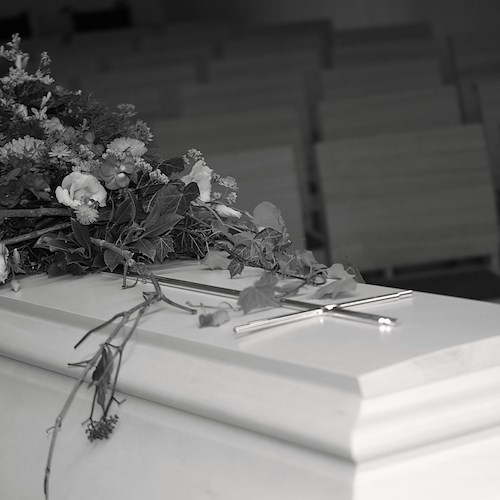 Commozione per i funerali di Diana, l'arcivescovo: «Dramma incomprensibile»